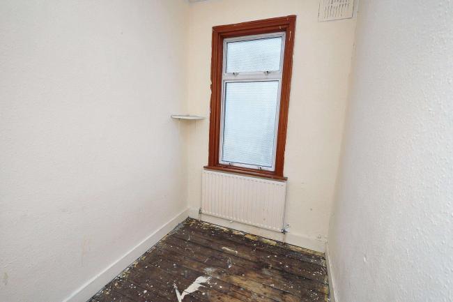 48 Lowbrook Road, Ilford, Essex, IG1 2HB 5