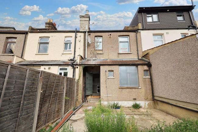 48 Lowbrook Road, Ilford, Essex, IG1 2HB 5