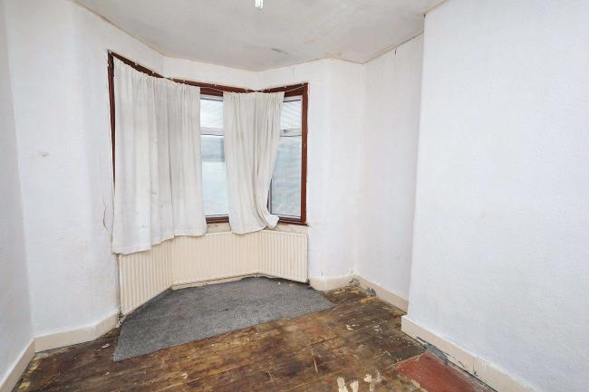 48 Lowbrook Road, Ilford, Essex, IG1 2HB 5