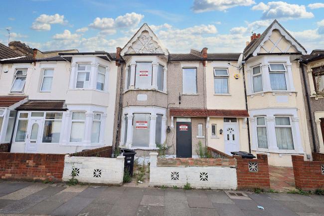 48 Lowbrook Road, Ilford, Essex, IG1 2HB 5