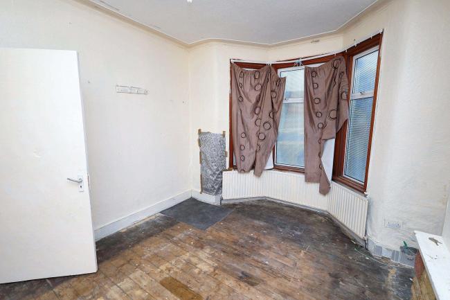 48 Lowbrook Road, Ilford, Essex, IG1 2HB 5