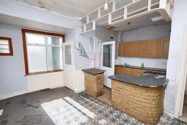 48 Lowbrook Road, Ilford, Essex, IG1 2HB 5