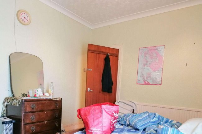 79 Bryn Road, Llanelli, Dyfed, SA15 2LW 1