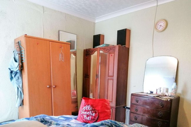 79 Bryn Road, Llanelli, Dyfed, SA15 2LW 1