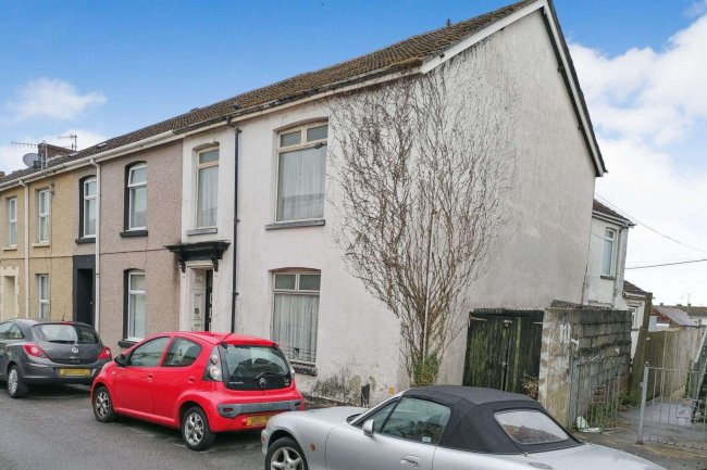 79 Bryn Road, Llanelli, Dyfed, SA15 2LW 1