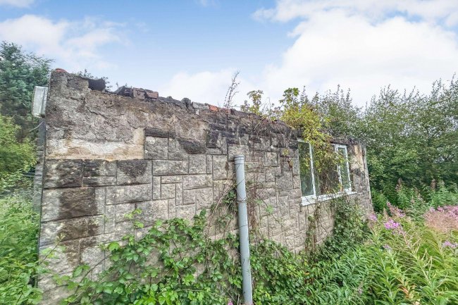 5 Heol Bryn Seion, Blaendulais, Neath, SA10 9HP 3