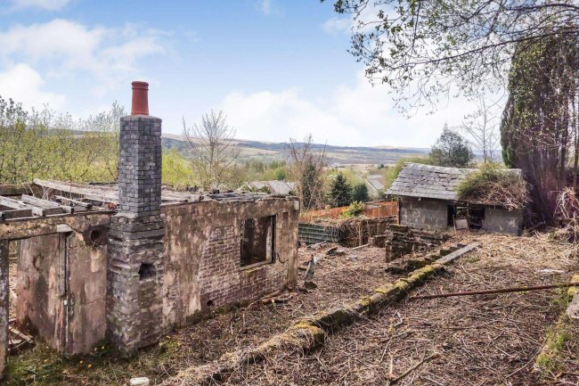 5 Heol Bryn Seion, Blaendulais, Neath, SA10 9HP 3