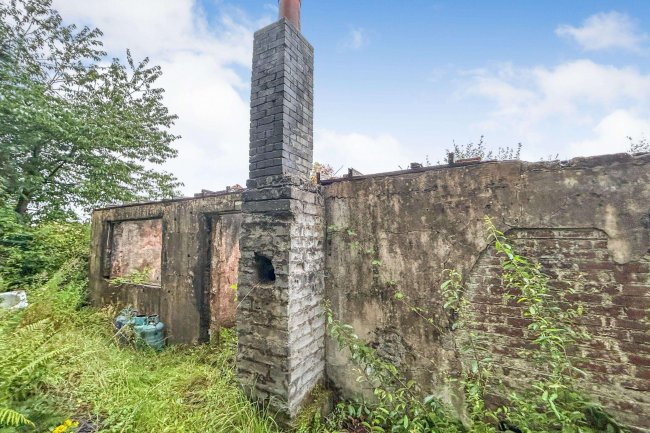 5 Heol Bryn Seion, Blaendulais, Neath, SA10 9HP 3