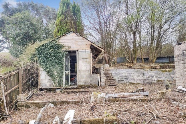 5 Heol Bryn Seion, Blaendulais, Neath, SA10 9HP 3