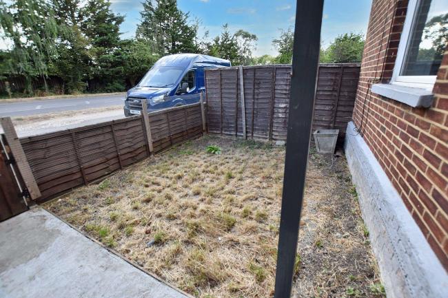 2 Upper Ruxley Cottages, Maidstone Road, Sidcup, DA14 5AP 8