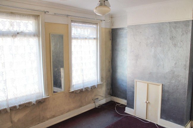 1 Lester Road, Chatham, Kent, ME4 5NP 4