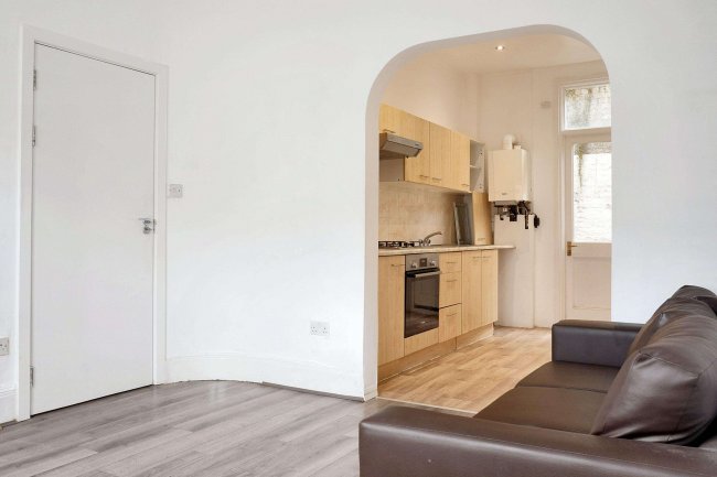 28 Elm Park, Brixton, London, SW2 2UB 10