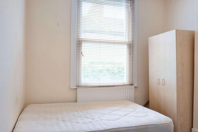 28 Elm Park, Brixton, London, SW2 2UB 10