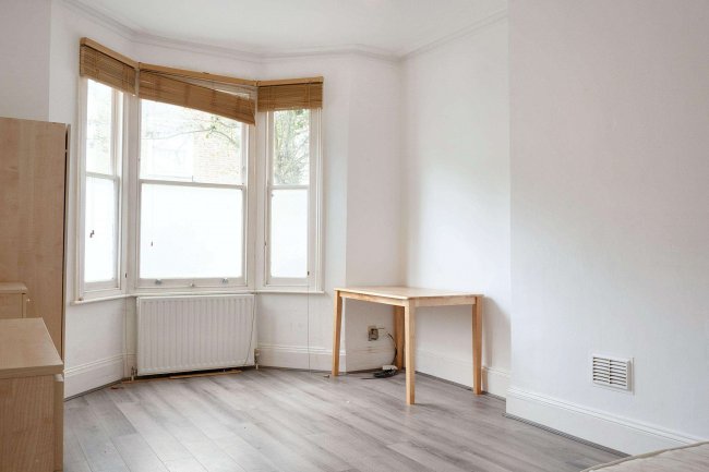 28 Elm Park, Brixton, London, SW2 2UB 10