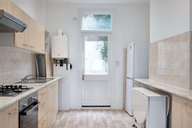 28 Elm Park, Brixton, London, SW2 2UB 10