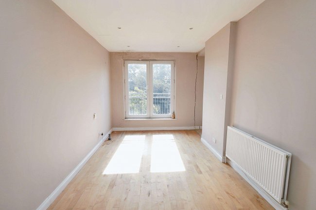 92 Elms Road, Harrow, HA3 6BT 2