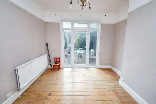 92 Elms Road, Harrow, HA3 6BT 2