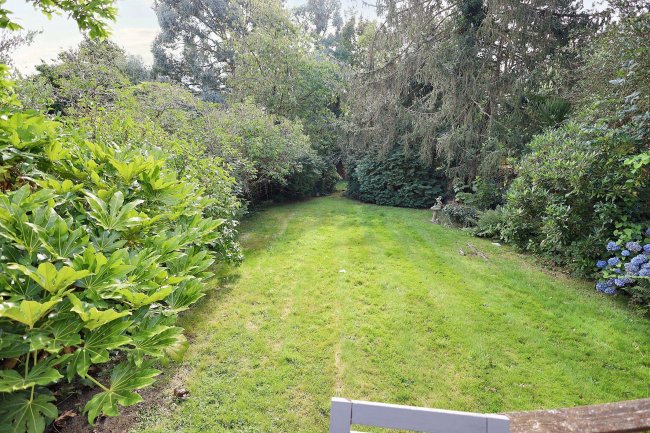 92 Elms Road, Harrow, HA3 6BT 2