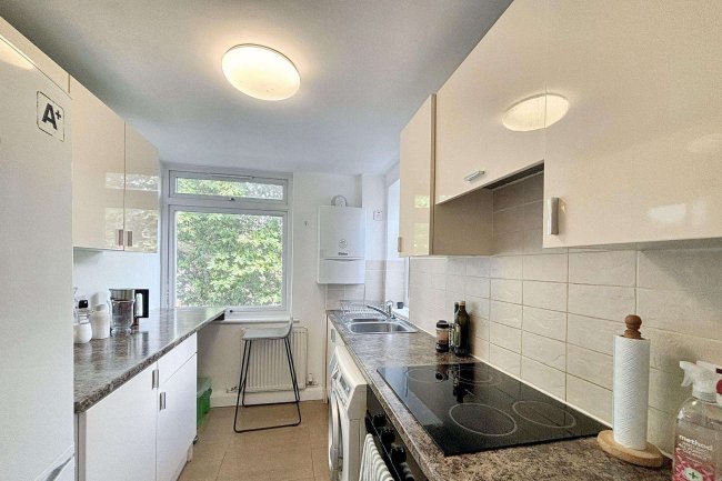 Flat 9, Philip Court, Hornsey Lane, London, N6 5LN 10