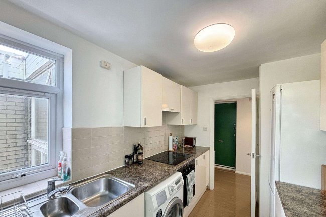 Flat 9, Philip Court, Hornsey Lane, London, N6 5LN 10