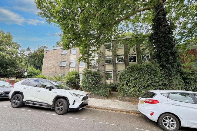 Flat 9, Philip Court, Hornsey Lane, London, N6 5LN 10