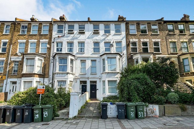 Garden Flat, 31 Thurlow Park Road, Lambeth, London, SE21 8JP 8