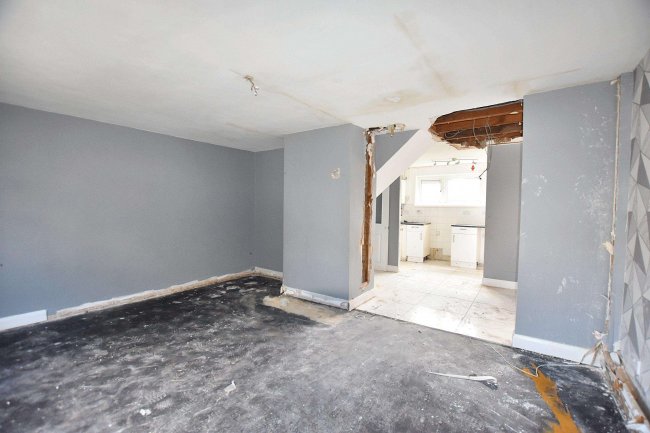 17 Ridley Road, Welling, Kent, DA16 3EE 1