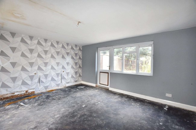 17 Ridley Road, Welling, Kent, DA16 3EE 1