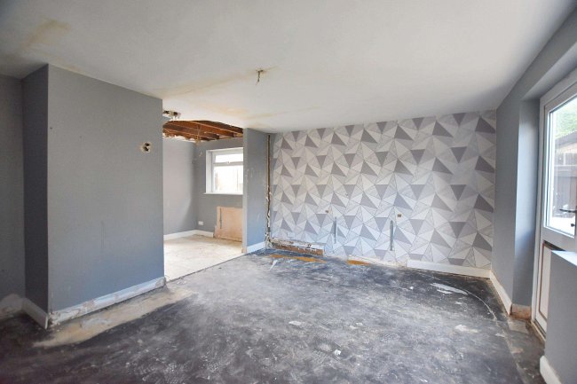 17 Ridley Road, Welling, Kent, DA16 3EE 1