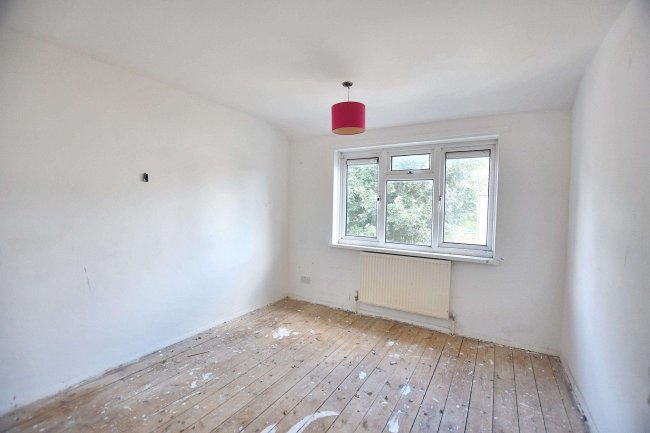 17 Ridley Road, Welling, Kent, DA16 3EE 1