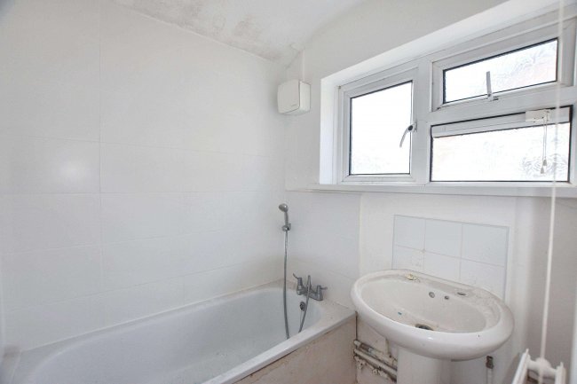 17 Ridley Road, Welling, Kent, DA16 3EE 1