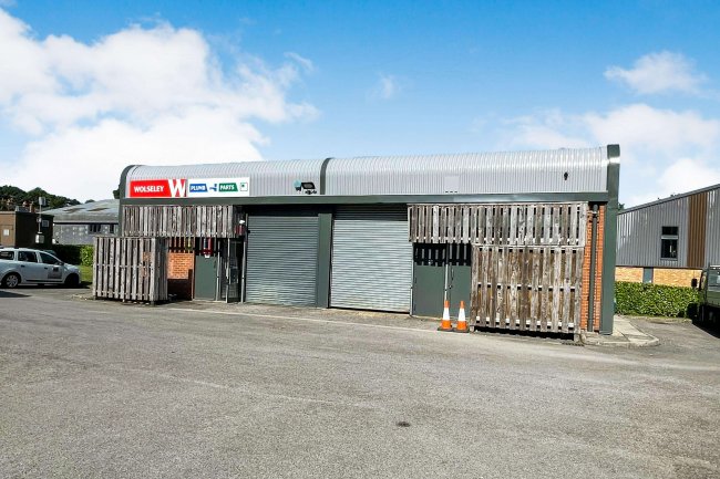 16 Farnham Business Centre, Dogflud Way, Farnham, GU9 7UP 8