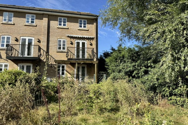 The Willows, 1 Kingfisher Court, Earith, Huntington, Cambridgeshire, PE28 3PQ 2