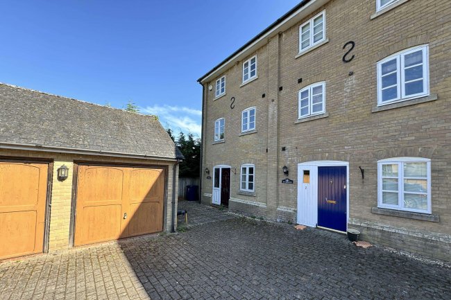 The Willows, 1 Kingfisher Court, Earith, Huntington, Cambridgeshire, PE28 3PQ 2