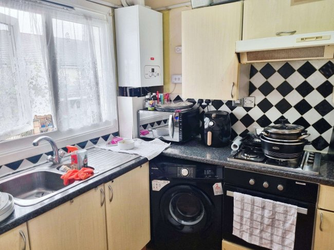 2B Brighton Avenue, Walthamstow, London E17 7NE 7