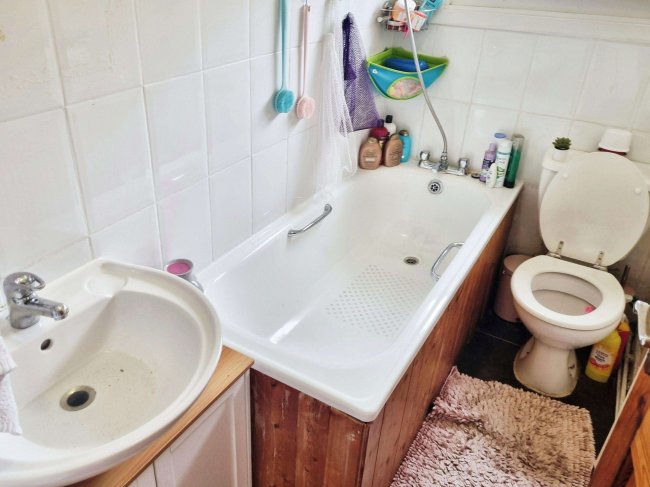 2B Brighton Avenue, Walthamstow, London E17 7NE 7