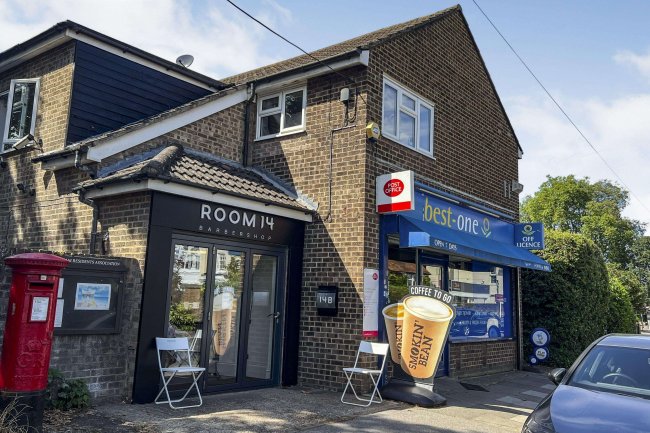 14A and 14B Shepperton Road, Laleham, Staines, Middlesex, TW18 1SD 16