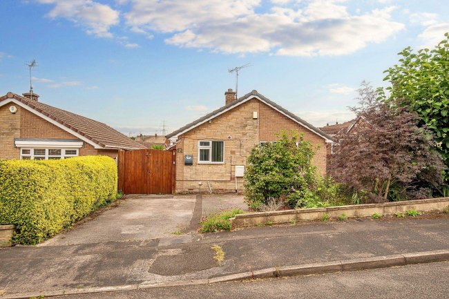 2 Hucklow Avenue, Inkersall, Chesterfield, S43 3EX 2