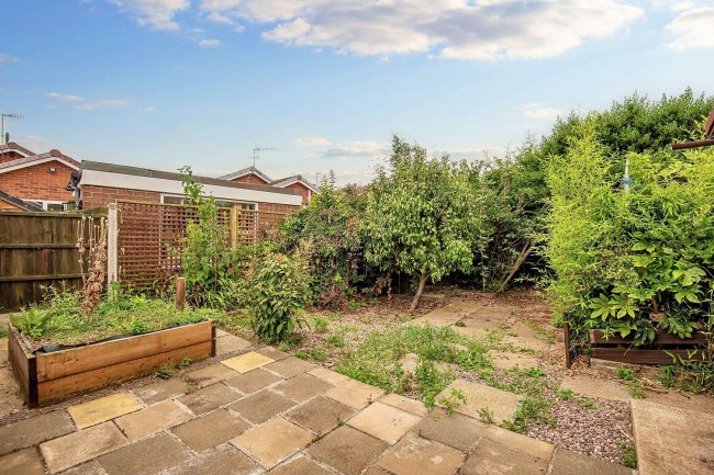 2 Hucklow Avenue, Inkersall, Chesterfield, S43 3EX 2