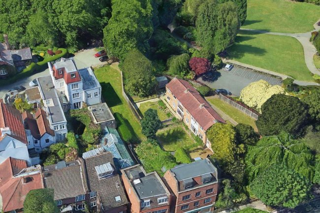 2-3 Heath Passage, Hampstead, London NW3 7HB 4