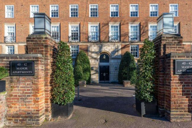 22 Old Manor Court, Abbey Road, London NW8 0AR 2