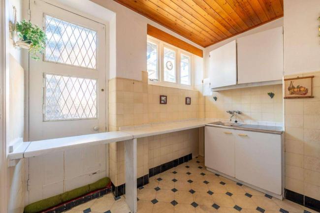 22 Old Manor Court, Abbey Road, London NW8 0AR 2