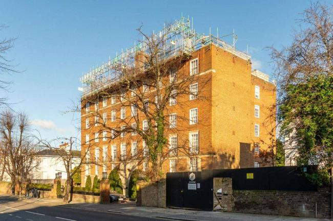 22 Old Manor Court, Abbey Road, London NW8 0AR 2