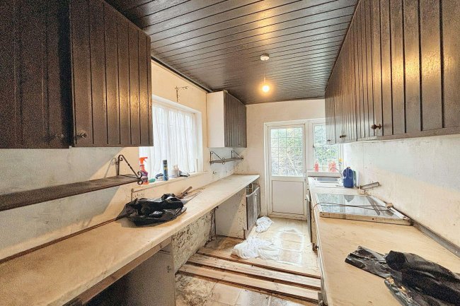 37 Raydean Road, Barnet, Hertfordshire, EN5 1AL 4