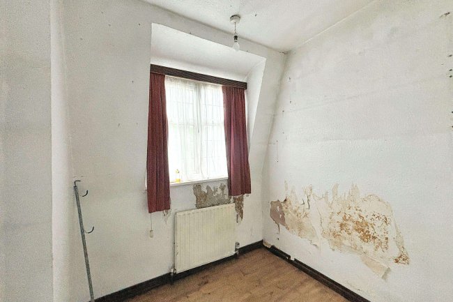 37 Raydean Road, Barnet, Hertfordshire, EN5 1AL 4