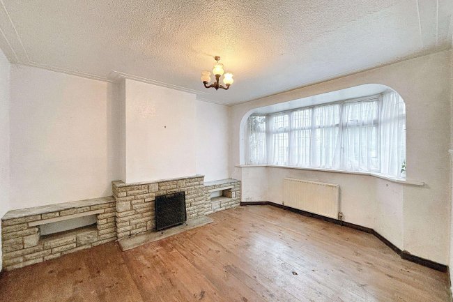 37 Raydean Road, Barnet, Hertfordshire, EN5 1AL 4