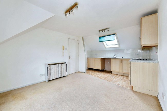 Flat 5, 1118 Evesham Road, Astwood Bank, Redditch, Worcestershire, B96 6EA 8