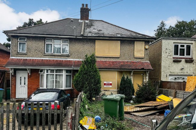 62 Magnolia Road, Southampton, SO19 7LH 4