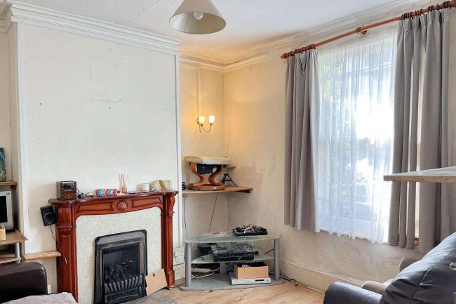 27 Elm Park, Brixton, London SW2 2TX 3