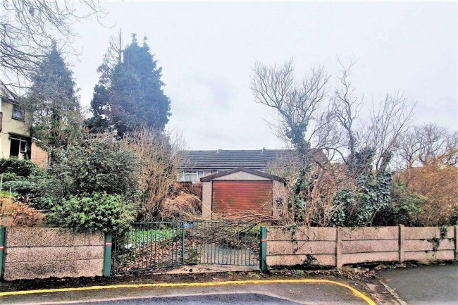 Garage & Land at the end of St Leonards Road, Croydon, Surrey, CR0 4BN 2